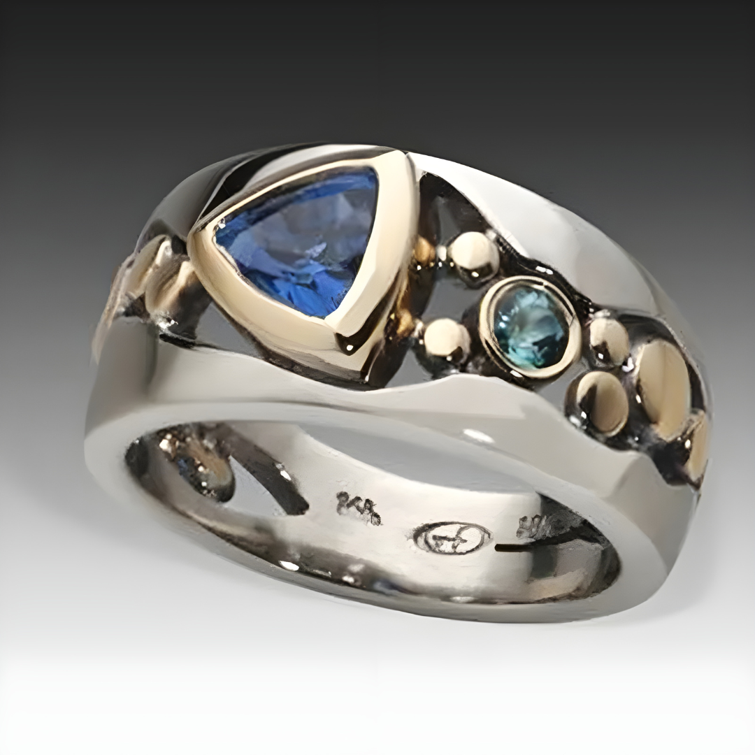 Vintage ring med blå krystall